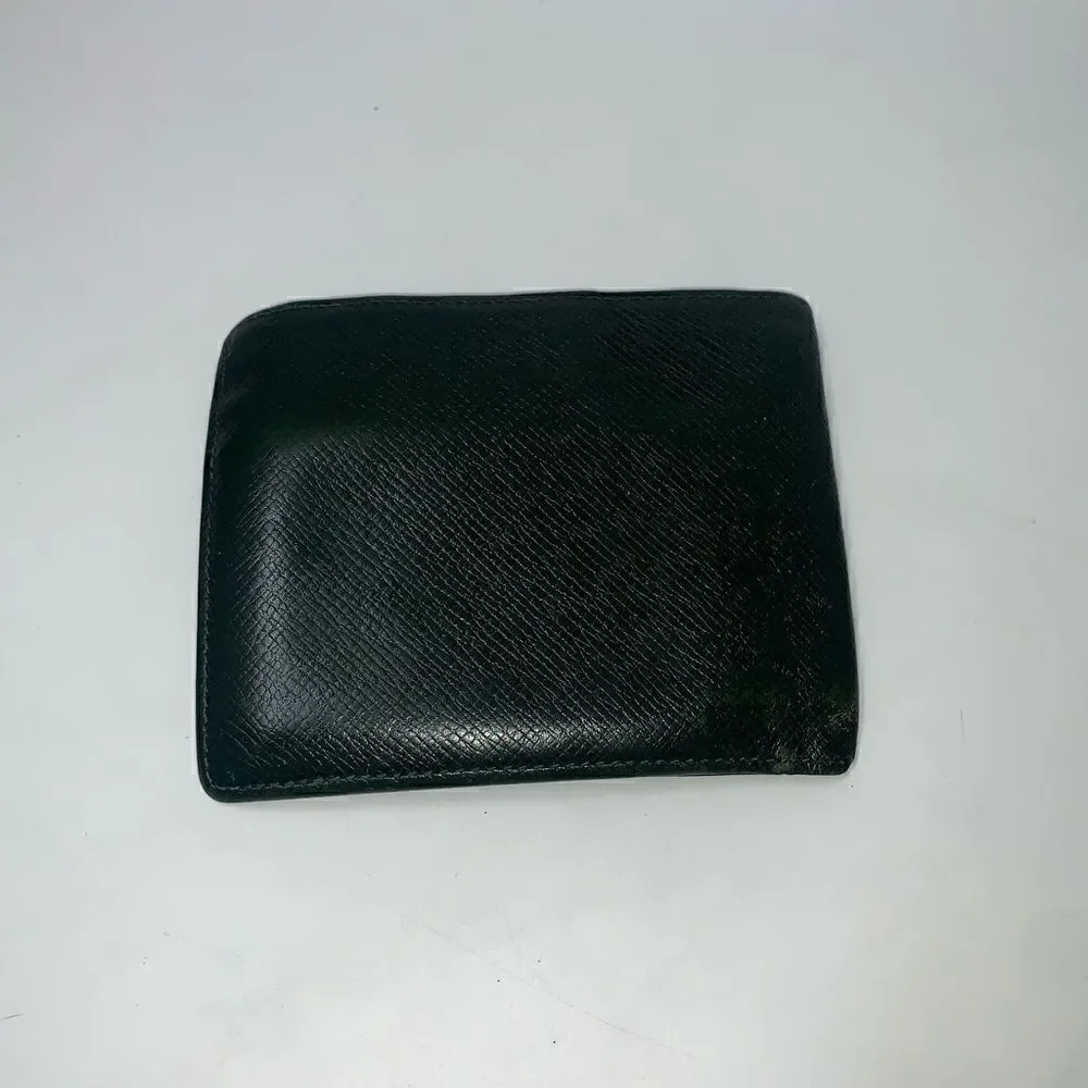 💥AUTHENTIC💥 Louis Vuitton Mens Leather Bifold Wallet Green